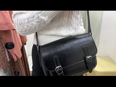 ❤️ Masturbación pública de la joven zorra FeralBerry con un consolador en el probador ️ Video de sexo en es.mysexpics.ru ❌️